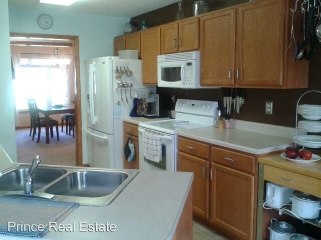 Building Photo - 155 Lawndale Ln