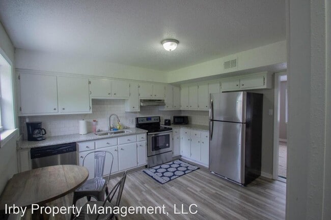 Building Photo - 2 br, 1.5 bath House - 12170 Oakdale Ave