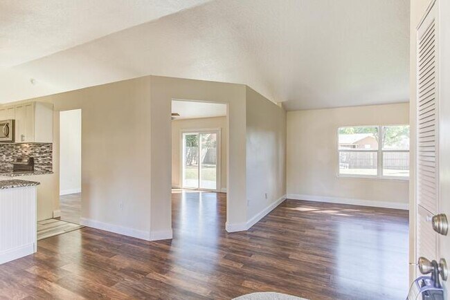 Building Photo - 6375 Cable Ave
