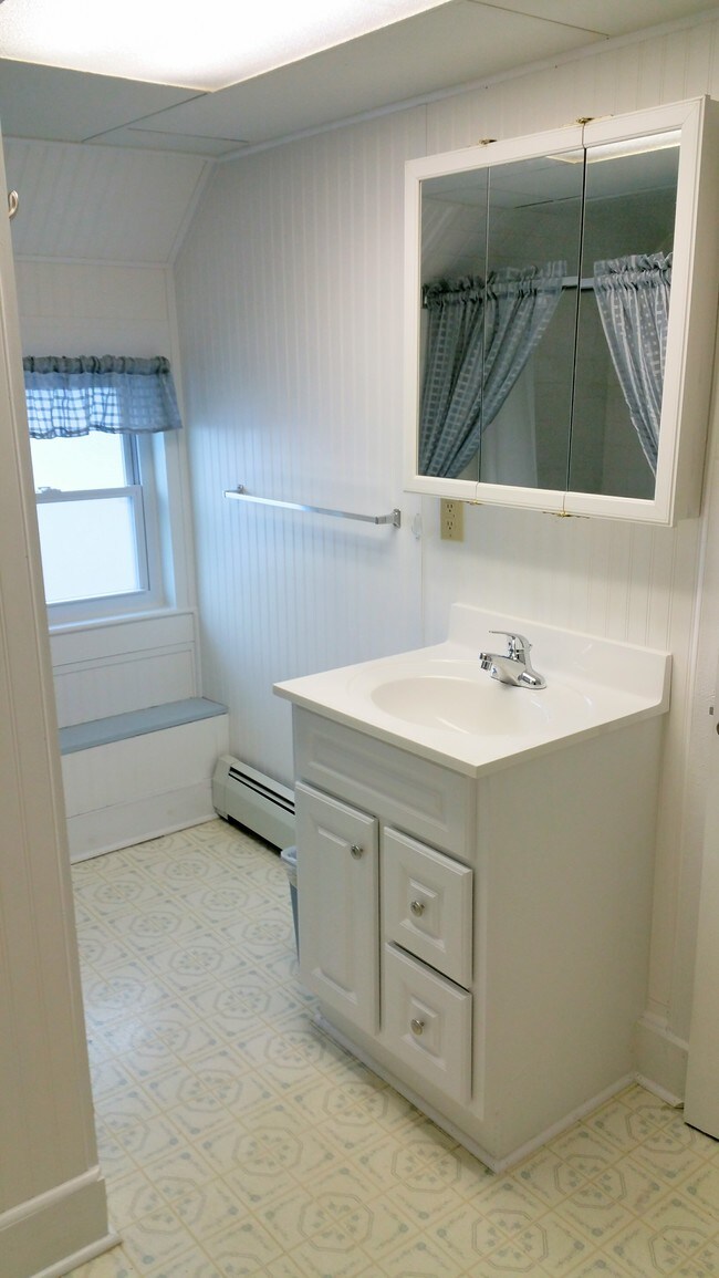 bath rm. - 213 Front St