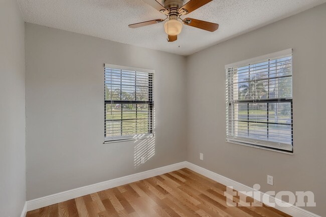 Building Photo - 12449 Blue Heron Way