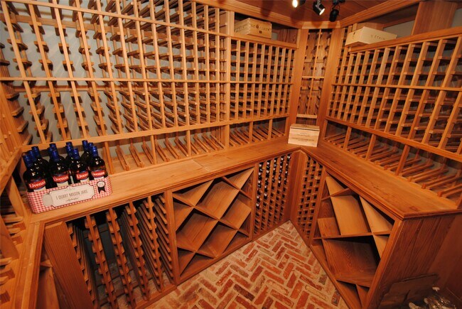 Building Photo - 302 Calle Sevilla Pl