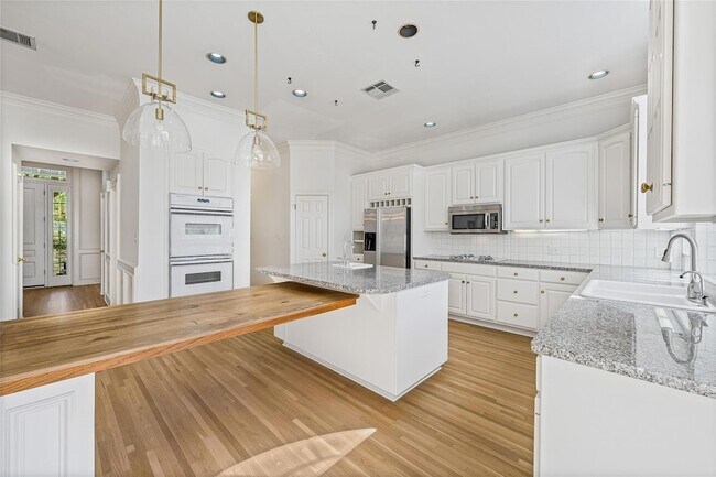 Foto del edificio - 5305 Cuesta Verde