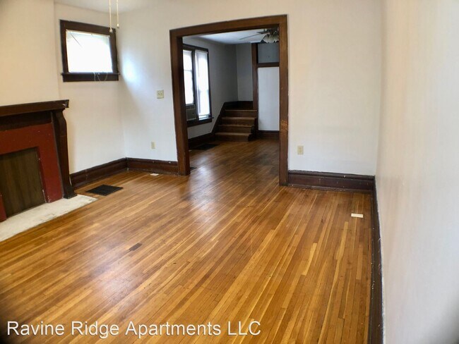 Foto del edificio - 3 br, 1 bath Apartment - 208-214 E 13th Av...