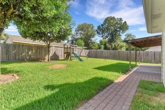 Building Photo - 223 Fantasy Ln