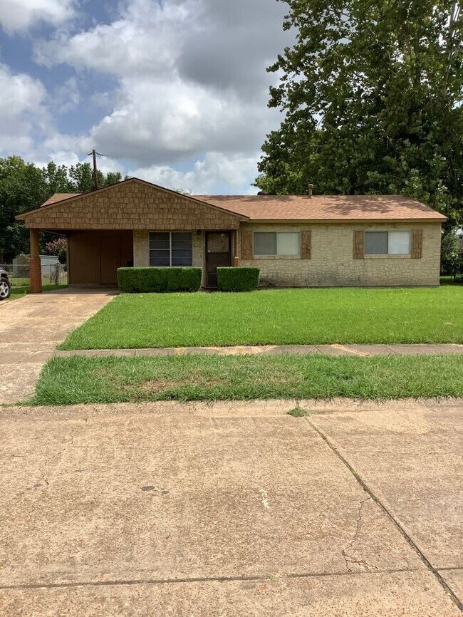 Building Photo - ****NORTH GATE COLEMAN PARK****