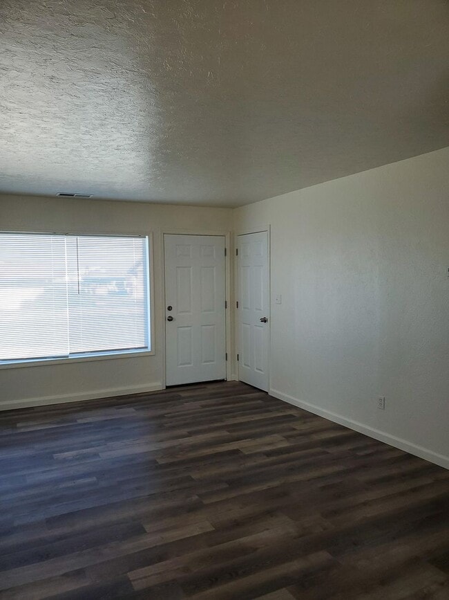 Building Photo - House for rent