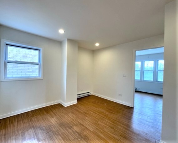 Building Photo - 2811 S Archer Ave