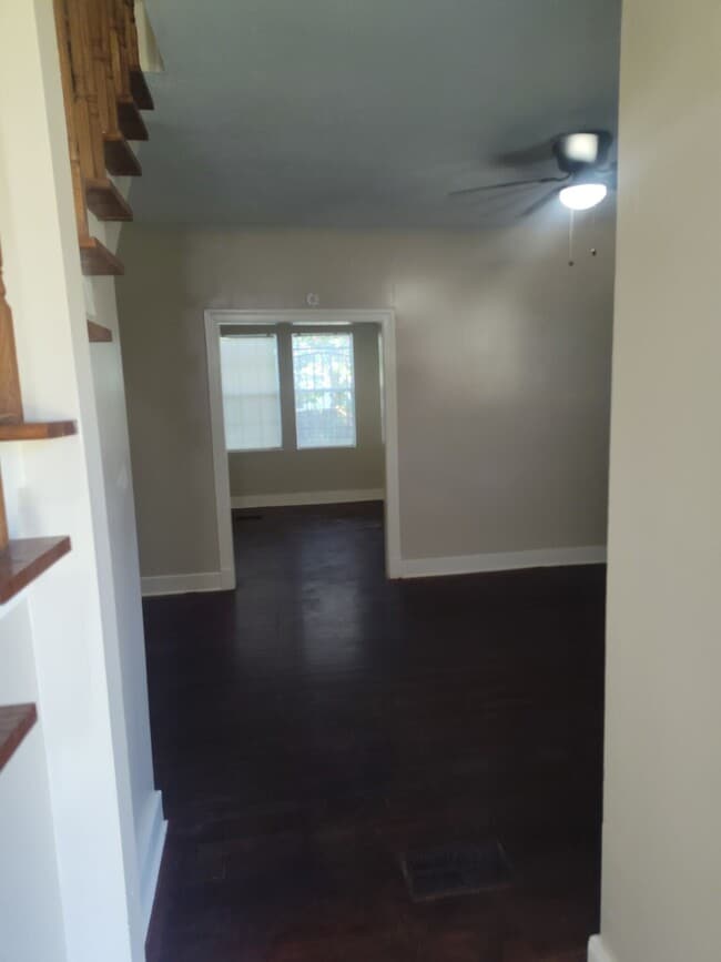 Building Photo - 358 E Ridgeway St