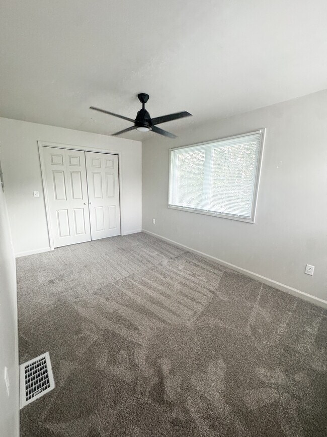 Building Photo - 101 Raven House