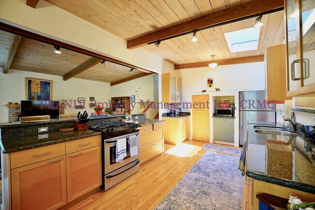 Foto del edificio - Quality San Anselmo Home Near Parks and Sc...