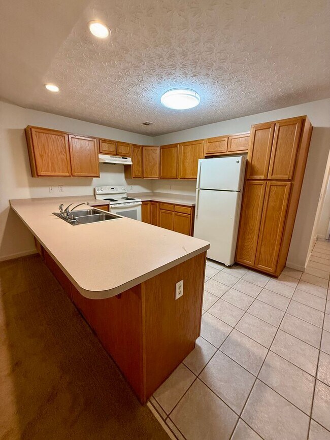 Foto del edificio - Single Story Gainesville Townhome with Garage