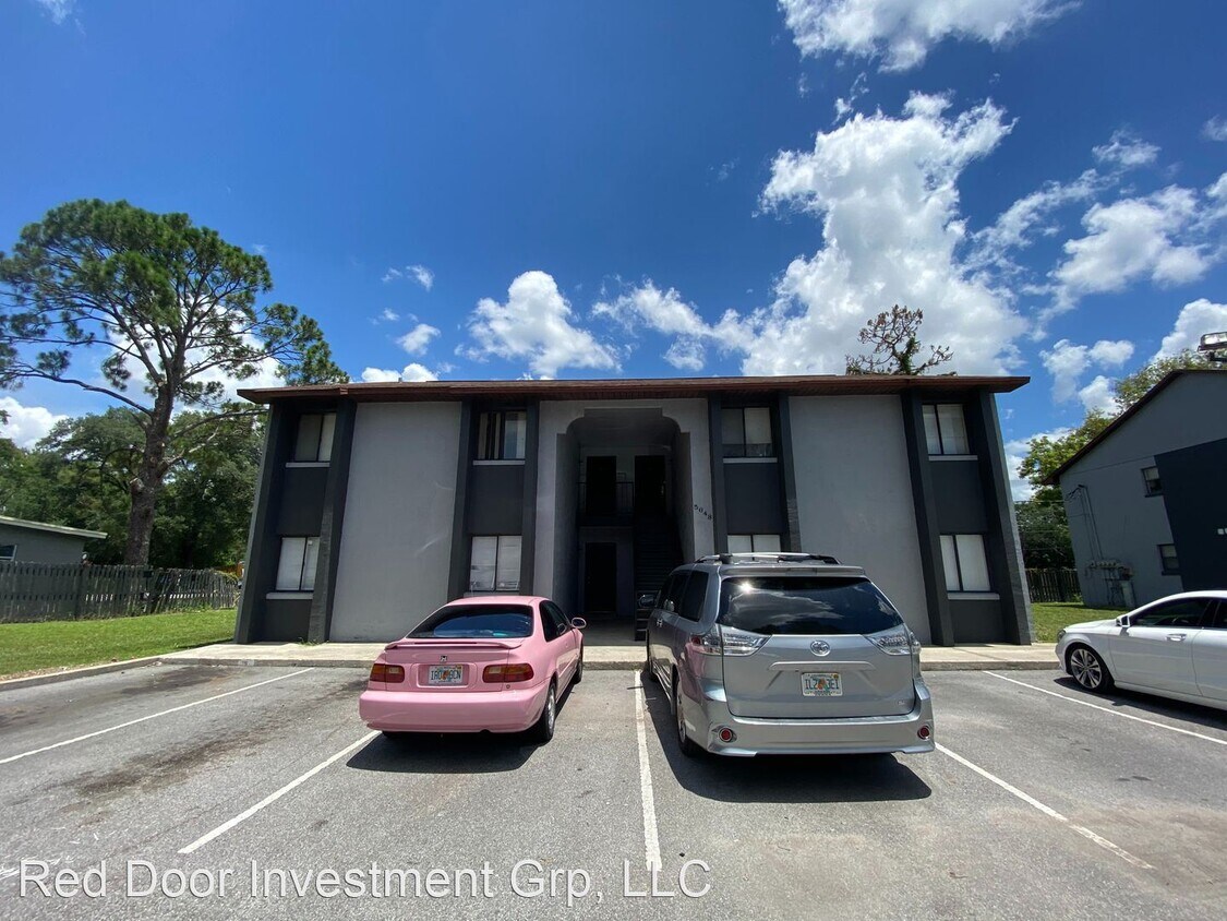 Primary Photo - 5640-5656 Rio Grande Ave