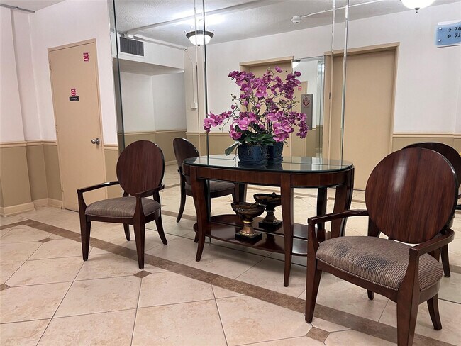 Building Photo - 4250 Galt Ocean Dr