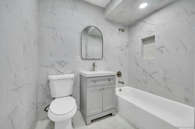 Foto del edificio - 102-20 Rockaway Beach Blvd