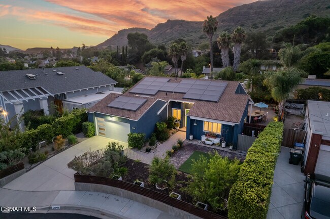 Building Photo - 3141 Saddleback Ct