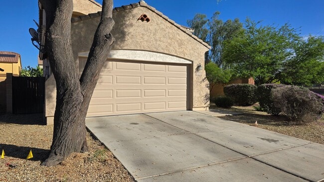 Building Photo - Great home for the money and size in Wadde...