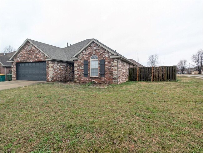 Building Photo - 6000 S 38th St