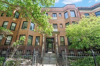 Building Photo - 841 W Wellington Ave