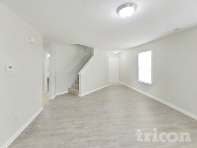 Building Photo - 1296 Edgewater Dr