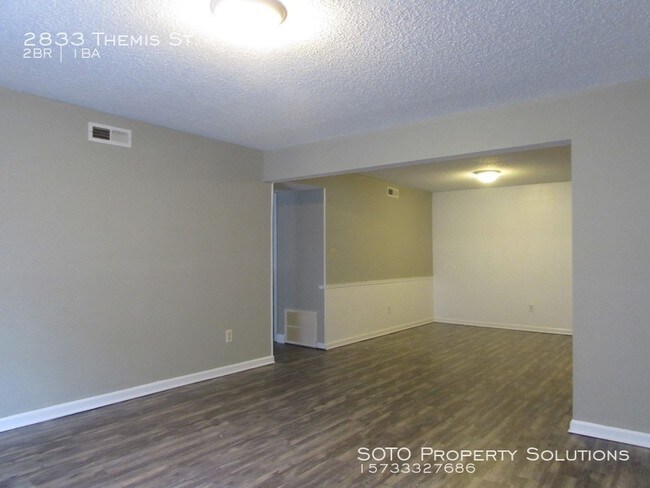Building Photo - 2833 Themis St