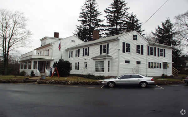 Building Photo - Killarney Estates