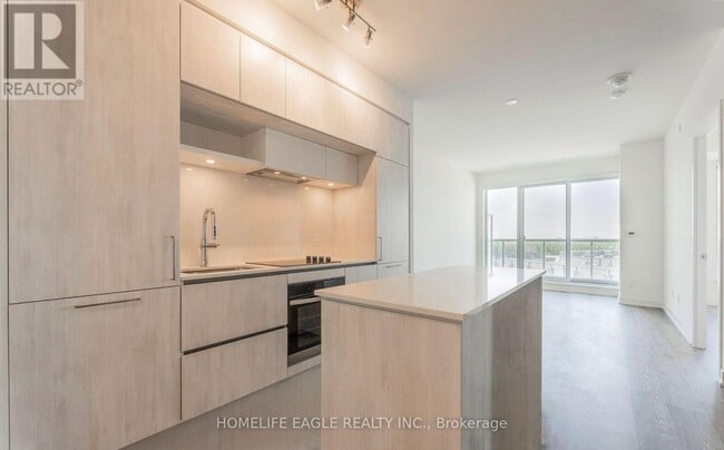 Building Photo - 6 David Eyer Rd