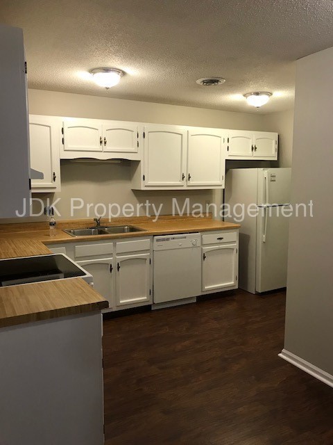 Foto principal - 1721 N Jim Minor Rd