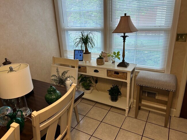 Foto del edificio - 3316 Troy Ave NW