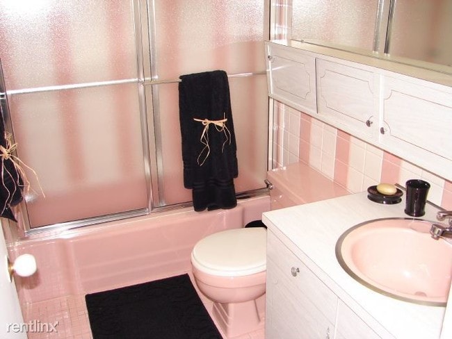 Building Photo - 2 br, 1 bath Condo - 125 Chiswick Rd Apt 2...