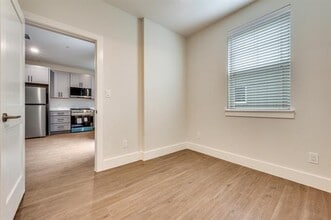Building Photo - 5317 Reiger Ave