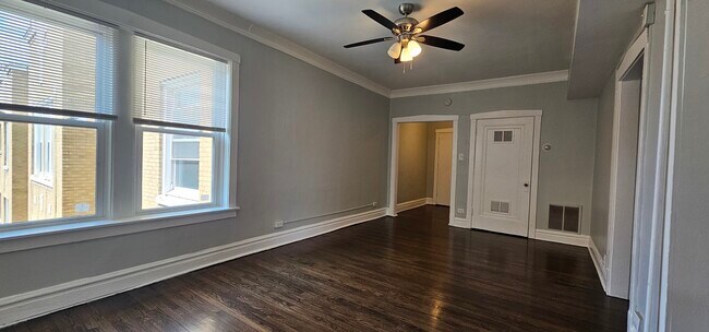 Foto del edificio - 4751 N Monticello Ave
