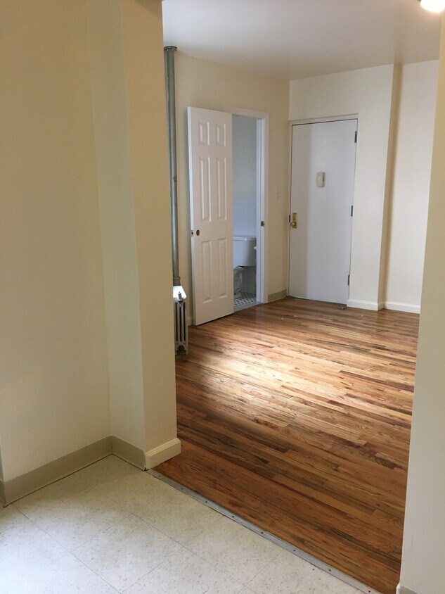 main room - 3923 57th St