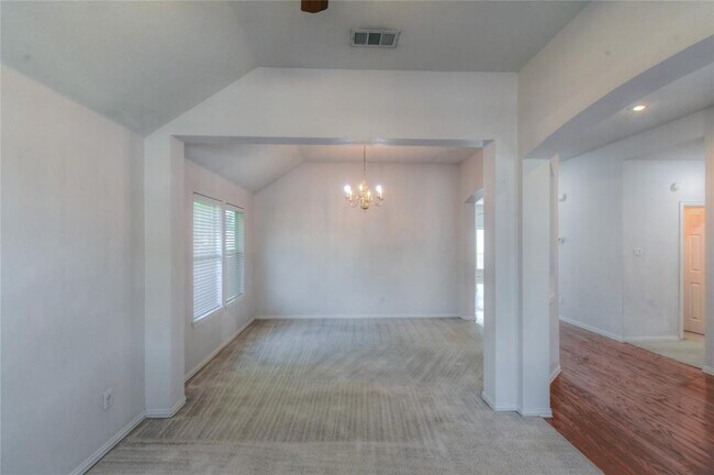 Foto del edificio - 4704 Stockwood Dr