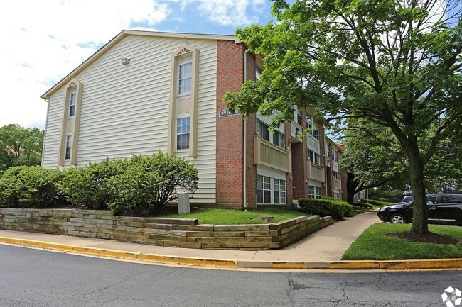 Building - Montgomery Club Apartments*