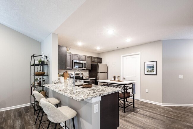 Building Photo - 24 Glade Lp
