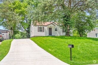 Building Photo - 948 E Happy Hollow Dr