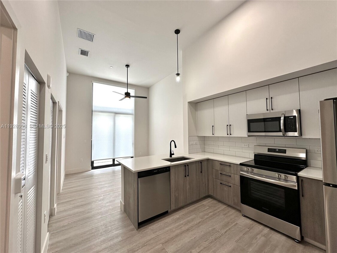 Foto principal - 18412 Homestead Ave