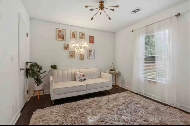 Foto del edificio - 1698 Beechwood Blvd SW