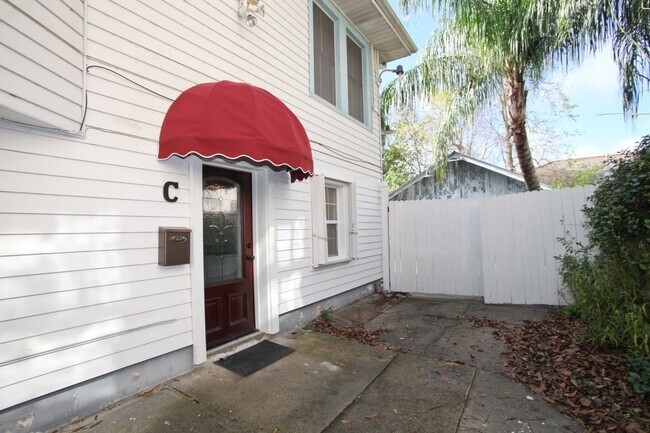 Building Photo - 3316 Upperline St