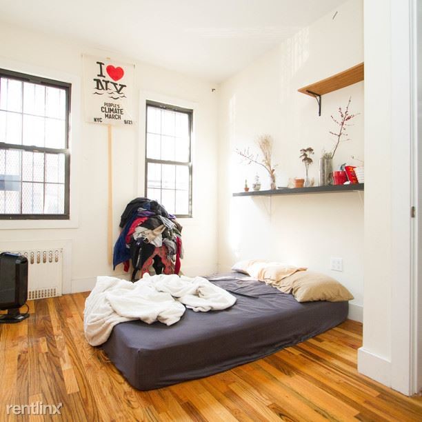 Foto del edificio - 1498 DeKalb Ave