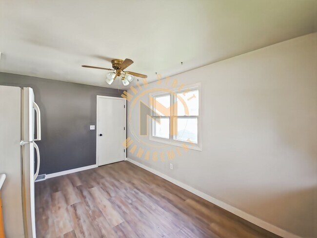 Foto del edificio - 1212 E Sylvan Ave