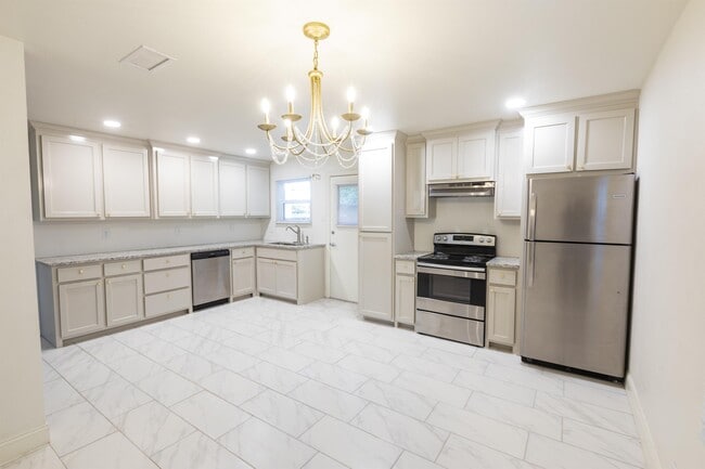 Building Photo - 3807 Gaston Dr