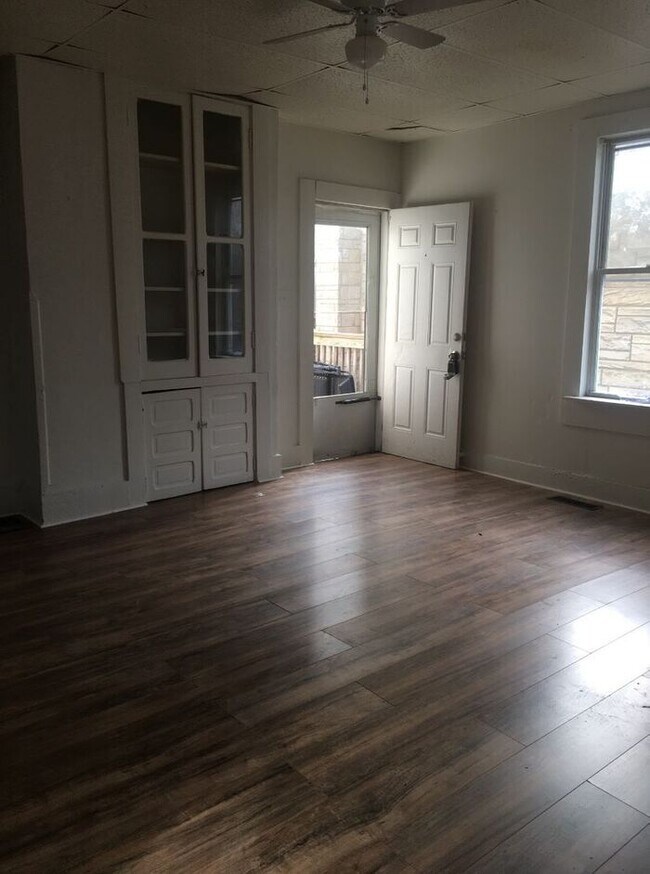 Foto del edificio - 306 N State St