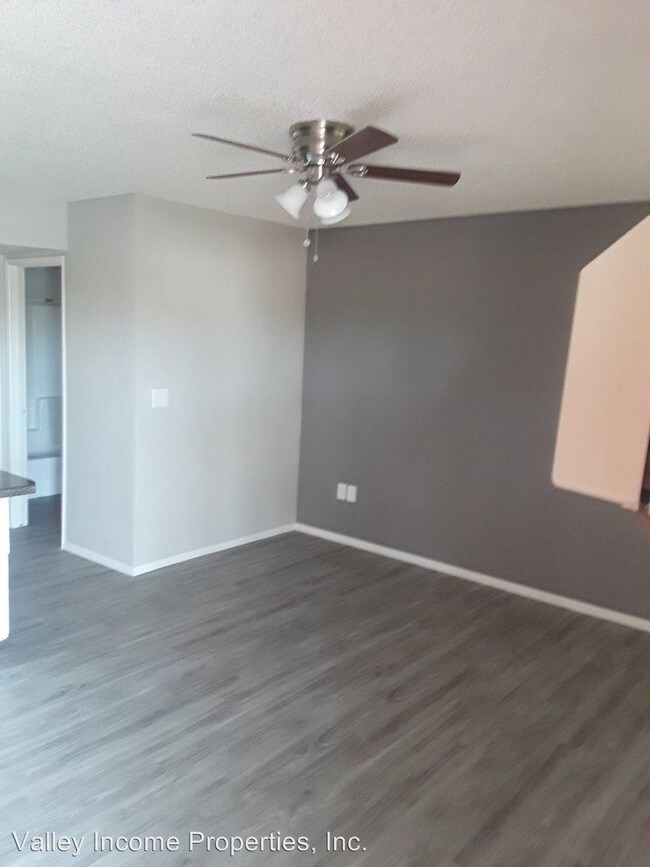 Building Photo - 448 S Mesa Dr