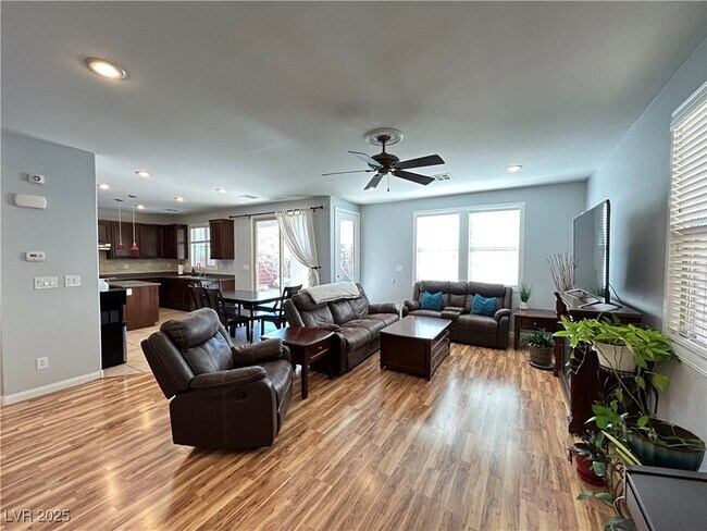 Foto del edificio - 5553 Fairmeade Way