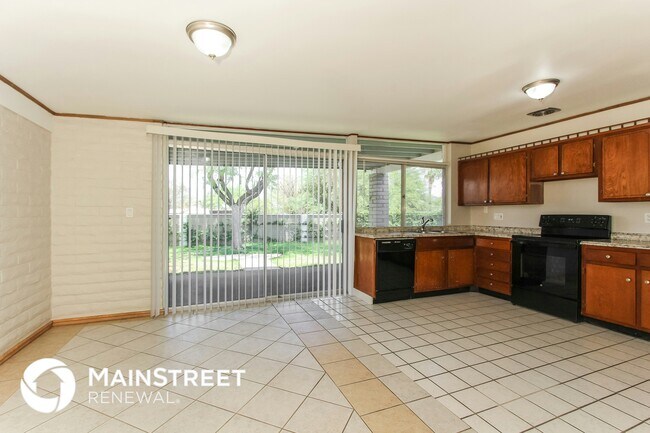 Foto del edificio - 8411 E Colette St