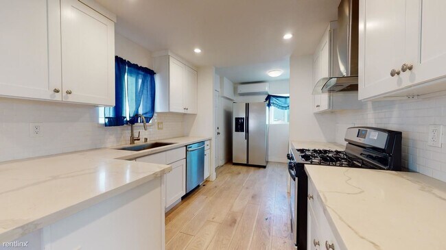 Foto del edificio - 3 br, 2 bath House - 624 N Record Ave Spac...