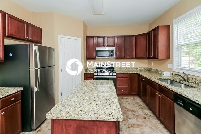 Foto del edificio - 4 Bedroom Pet-Friendly Home in Atlanta, GA with Main Street Renewal