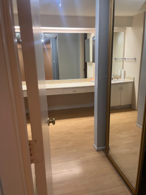 Foto del edificio - 4108 Shelter Creek Ln